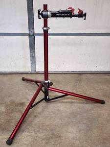 lot 170 image: Ultimate Support Adjustable Height Bicycle Repair Stand