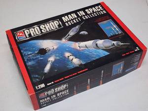 lot 185 image: AMT Ertle 1200 Scale Man in Space Rocket Collection Model Kit, New in Box