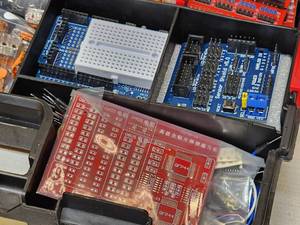 lot 229 image: Large Assortment of Electronic Circuit Board Components