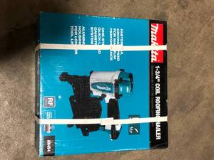Makita Pneumatic 1-34 in. 15 Degree Coil Roofing Nailer  Customer Returns See Pictures