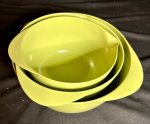 lot 113 image: Set of 3 Avocado Green Melamine Mixing Bowls