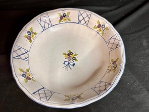 lot 117 image: Hand Painted Floral Bowl Made in Italy