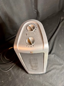 lot 120 image: Lasko Oscillating Small Tower Fan