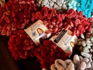 lot 129 image: Variety of Loops Boucles Yarn