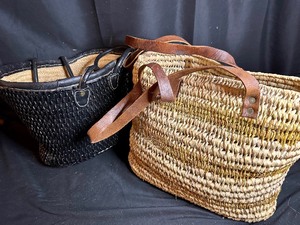 lot 133 image: 2 Woven Beach Bags