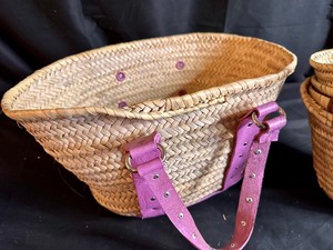 lot 87 image: 4 Jeanne Beatrice Smaller Market Baskets, 1 Larger Market Basket