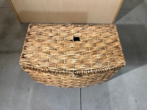 lot 284 image: Large Wicker Basket