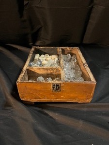 lot 292 image: Stones for Jewelery Making and Vintage Wooden Box