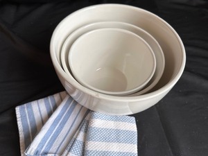 lot 205 image: Sur La Table Mixing Bowls and Blue and White Dish Towels