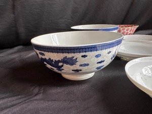 lot 214 image: Variety of Rice Bowls