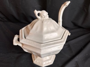 lot 151 image: Vintage 1903 to 1930 Red Cliff Ironstone Tureen and Ladle - Chip on Bottom and Ladle Handle