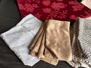lot 182 image: Lot of Place Mats and Napkins