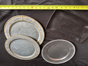 lot 194 image: Metal Trays and Chargers