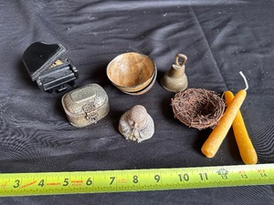 lot 199 image: Miscellaneous Trinkets