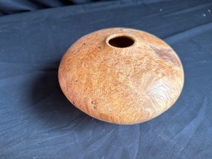 lot 43 image: Vintage Signed Mike Mahoney Turned Wood Vessel American Studio Craft, Numbered 247