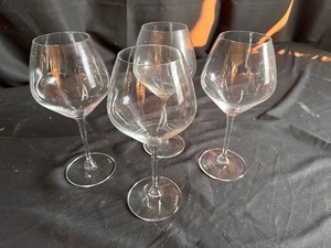 lot 81 image: 4 Riedel Wine Glasses