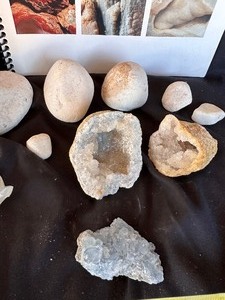 lot 306 image: Variety of Geodes and Rocks with Rocks in the Trail by Clete King Seven Decades of Rock Hunting Book