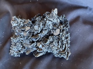 lot 313 image: Black Crystal Mineral Cluster