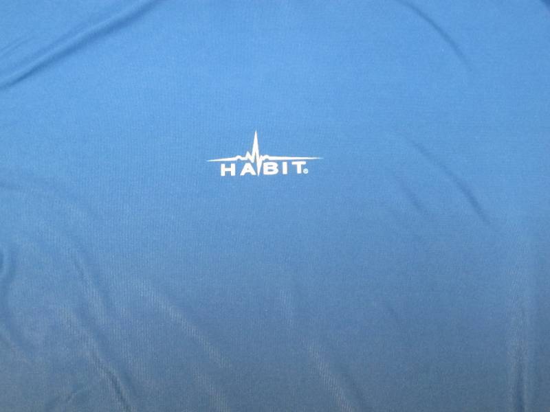 lot 392 image: NEW Habit Mens Mathew Falls Long Sleeve Quick Dry Performance Tee - Fading Blue Fish - XXL