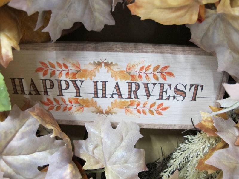lot 454 image: NEW Members Mark 26 Harvest Wreath - Happy Harvest