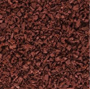 lot 122 image: NEW Pallet of Groundsmart Cedar Red Rubber Mulch - 72 Bags