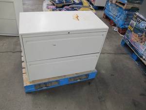 lot 135 image: Used 2 Drawer Under Desk Storage Cabinet - White