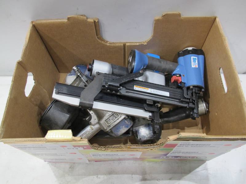 lot 556 image: Lot of USED AS-IS Power Tools - 5 Nailers