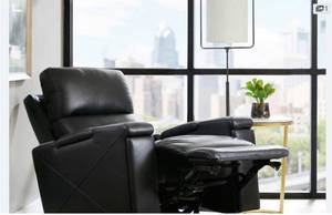 lot 424 image: Pulaski Leather Power HT Glider Recliner - UNTESTED RETURN