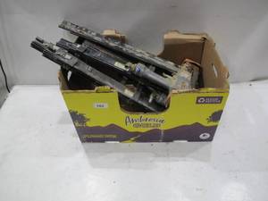 lot 562 image: Lot of USED AS-IS Power Tools - 5 Nailers