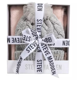 lot 638 image: NEW Steve Madden Ladies Hat & Scarf Set - Blush Plaid