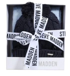 lot 647 image: NEW Steve Madden Ladies Hat & Scarf Set - Blue Plaid
