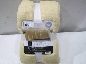 lot 631 image: NEW Members Mark Oversized Cotton Gauze Blanket, 106 x 94 - Yellow
