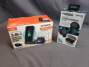 Wireless Charging Stand and Nizoni Earbuds