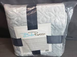 Bella Russo Dreamers Collection Flannel Throw Blanket