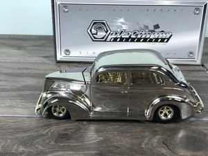 lot 129 image: 1999 Racing Champions 20th Anniversary Platinum Collection 1937 Ford 124 scale die cast