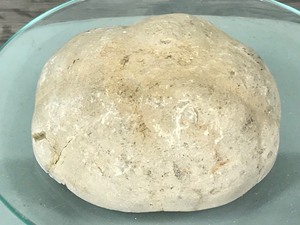 lot 190 image: Medium size agate