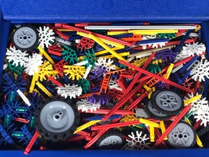 lot 191 image: KNEX Building Set