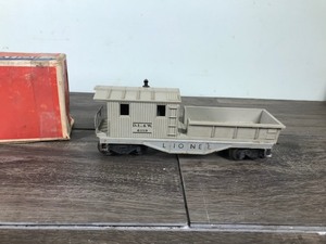lot 199 image: Vintage Lionel Electric Trains - Work Caboose in Original Box #6119-75