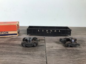 lot 202 image: Vintage Lionel Electric Train - Gondola Car #6012