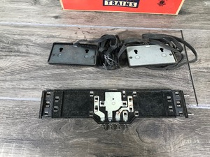 lot 203 image: Vintage Lionel Electric Trains - UCS O Gauge Remote Control Track Set