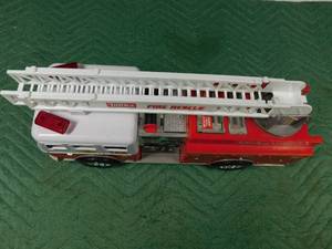 lot 25 image: 2004 Tonka fire rescue truck