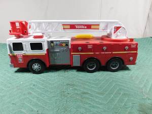 lot 28 image: 2010 Tonka Fire rescue truck