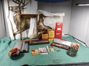 lot 48 image: Lot of hunting products