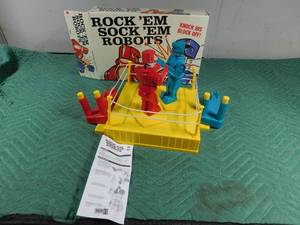 lot 54 image: Rock em Sockem robots in box
