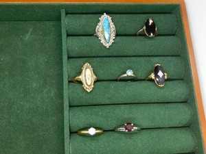 lot 70 image: 7 Rings