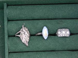 lot 79 image: 7 rings
