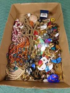 lot 91 image: Flat of jewelry including Zirconia ring