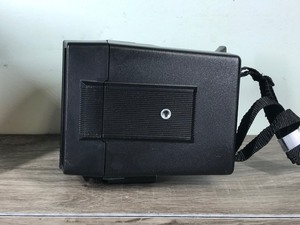 lot 221 image: Vintage Polaroid Sun 660 Auto Focus Camera with Original Box