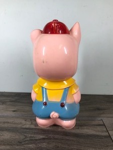 lot 225 image: Vintage, 1950s Ideal 1-2317, Hard Plastic 11 Piggy Bank