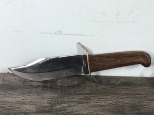 lot 251 image: Whitetail Cutlery Hand Made Knife with Case